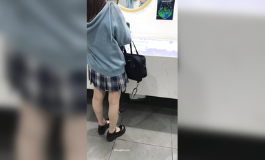 稀缺學妹專場 專業抄底靚麗學生妹JK制服 掀裙開閃光燈強抄 看的心驚肉跳太刺激 超清4K原版 (63)